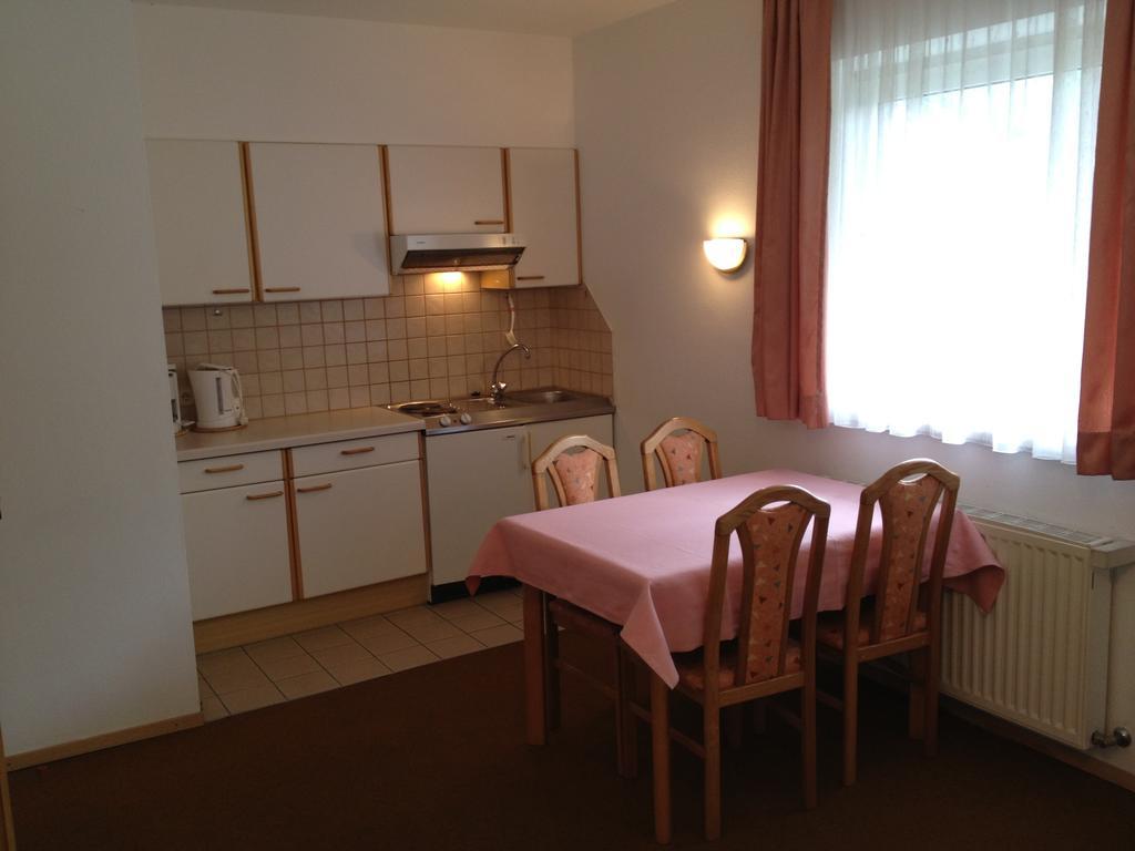 Pension & Appartement Fortin باد كلينكيرشهايم الغرفة الصورة